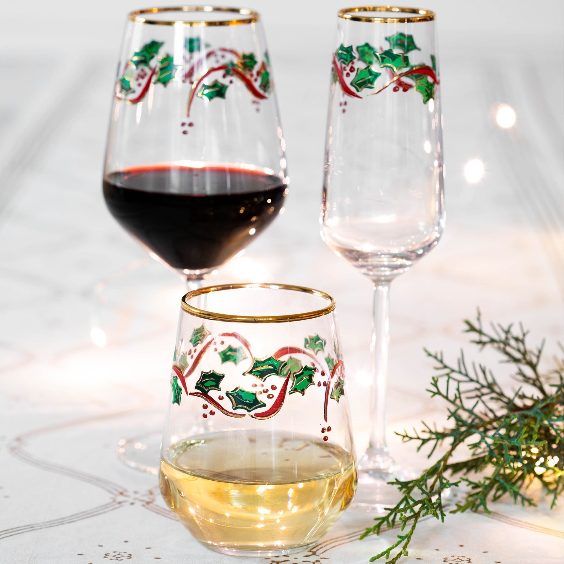  Vietri Holly Wine Glass - Clear - Bonton