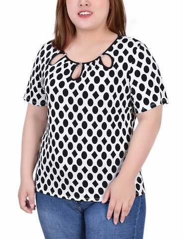 Plus Size Short Sleeve Top With Ring Details
