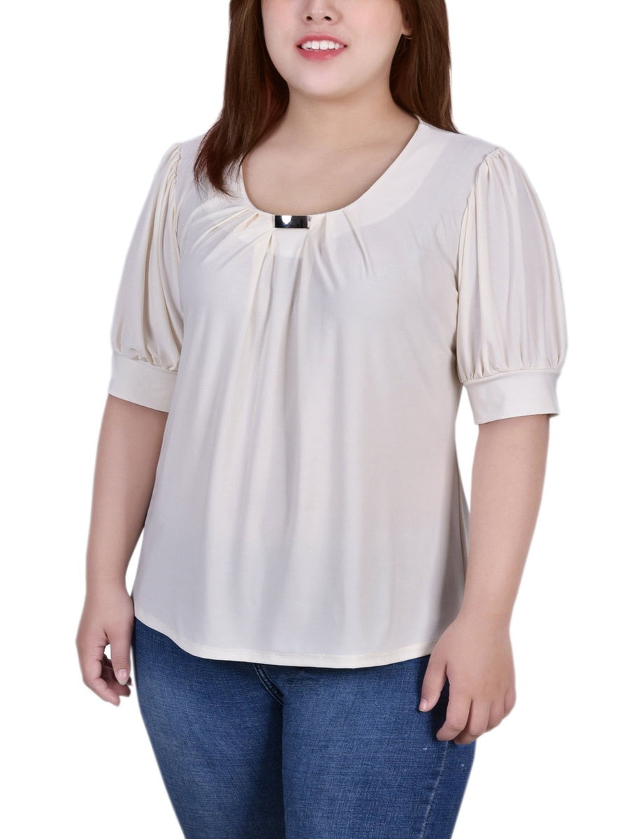  NY Collection Plus Size Short Sleeve Balloon Sleeve Top With Hardware - Bittersweet - Bonton