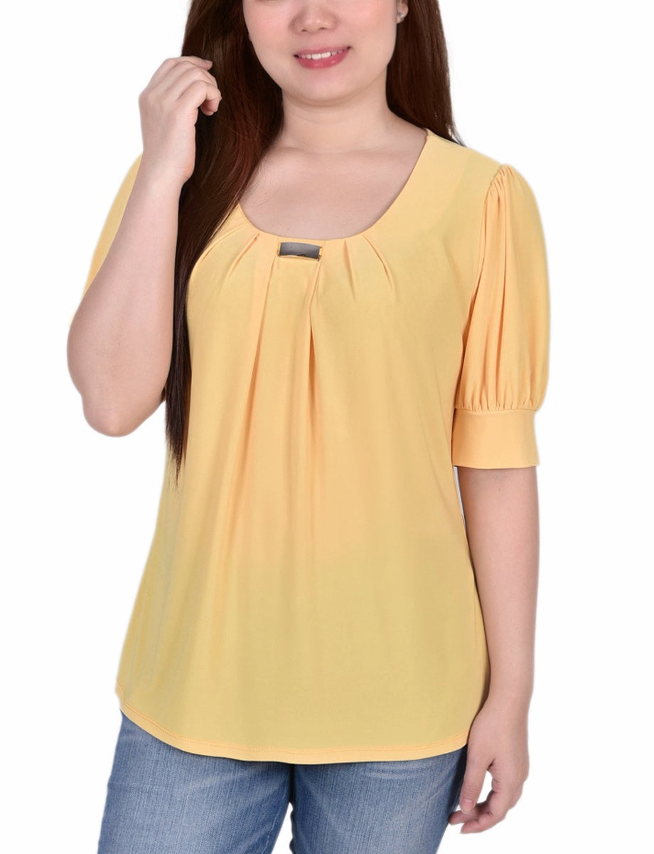  NY Collection Plus Size Short Sleeve Balloon Sleeve Top With Hardware - Bittersweet - Bonton