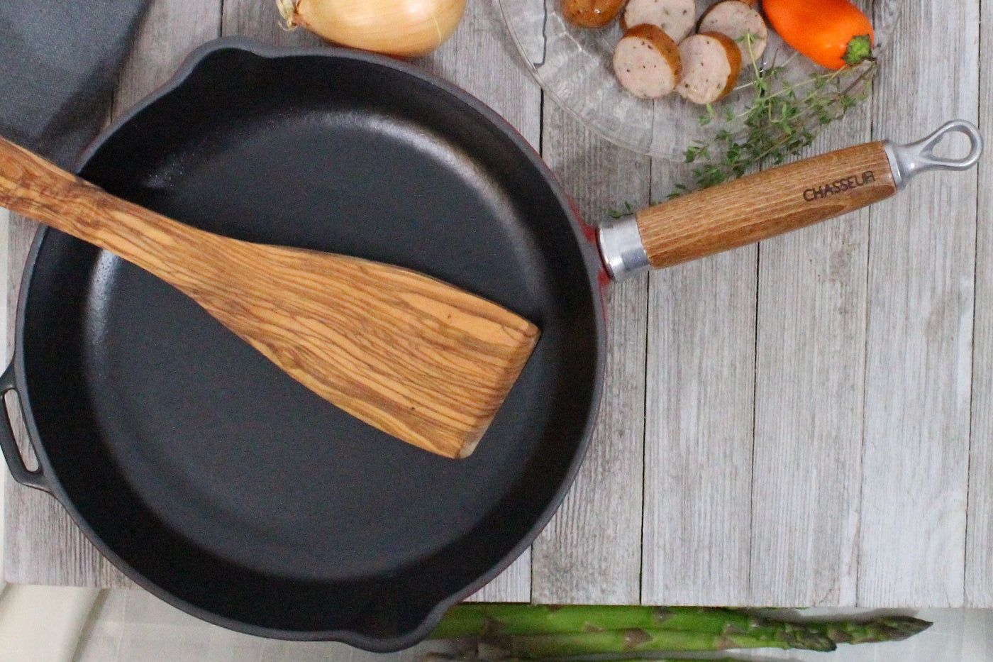  Chasseur Chasseur French Enameled Cast Iron Fry Pan With Wood Handle and Spouts, 10-Inch, Red - Default Title - Bonton