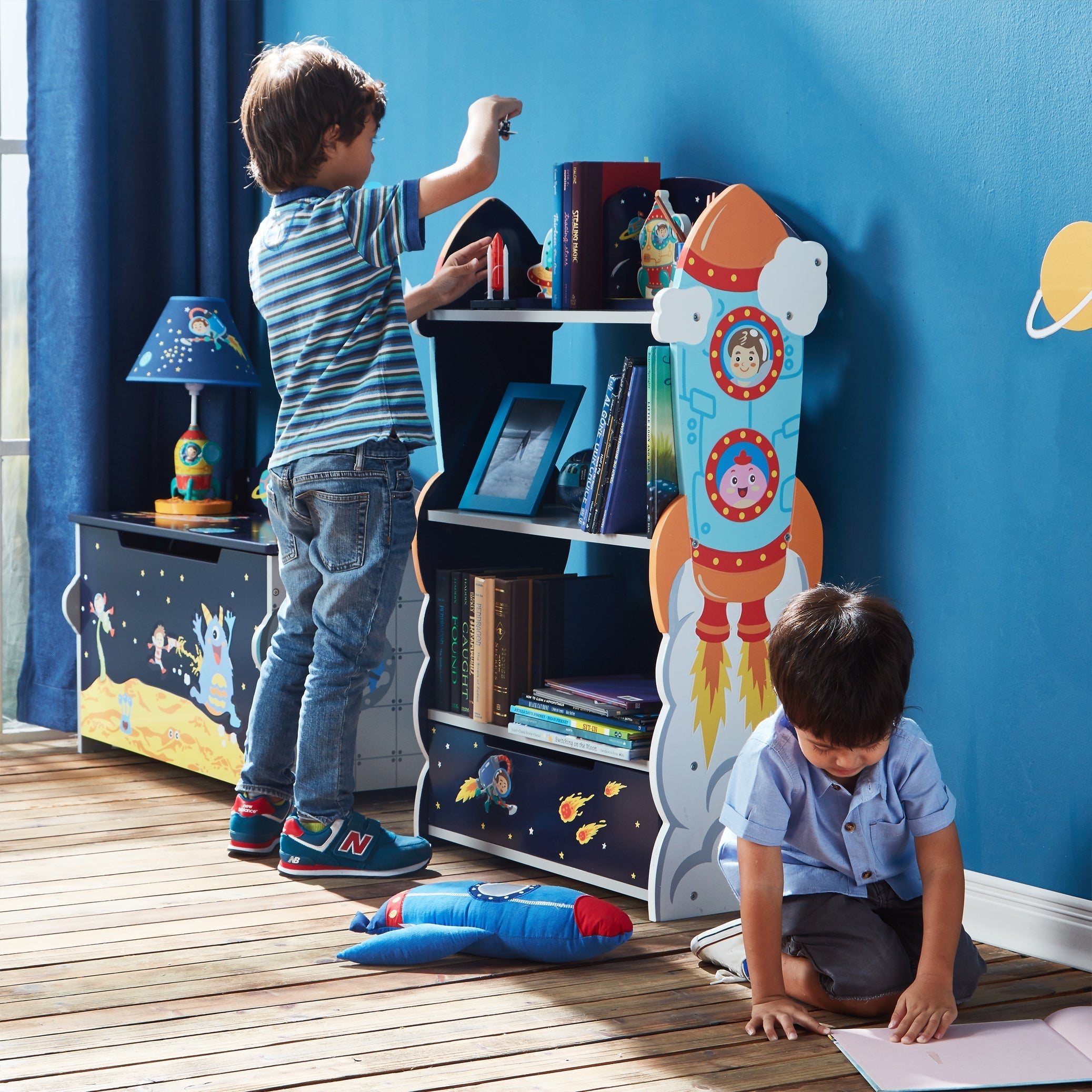  Teamson Kids Fantasy Fields - Toy Furniture -Outer Space Bookshelf - Blue - Bonton