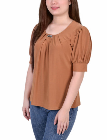 Short Sleeve Balloon Sleeve Top With Hardware