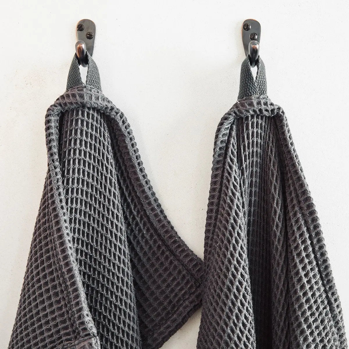  ettitude Bamboo Waffle Towel Set by ettitude - Slate - Bonton