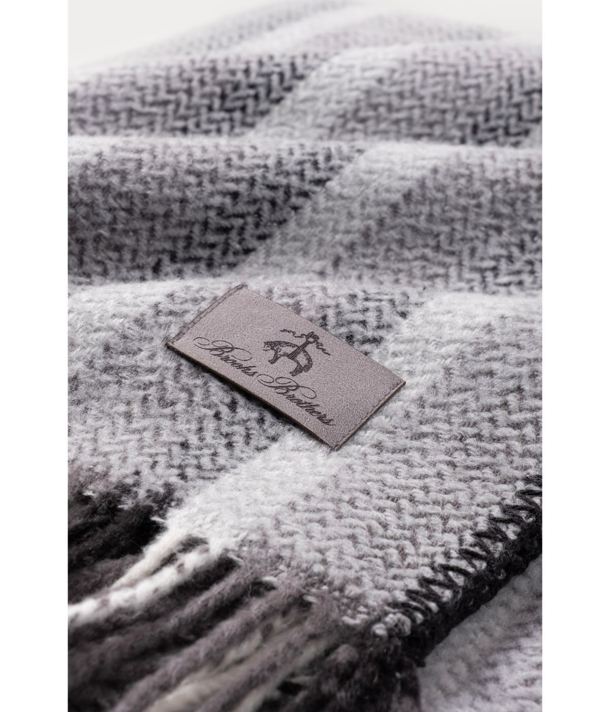  Brooks Brothers Herringbone Ombre Throw Silver - Silver - Bonton