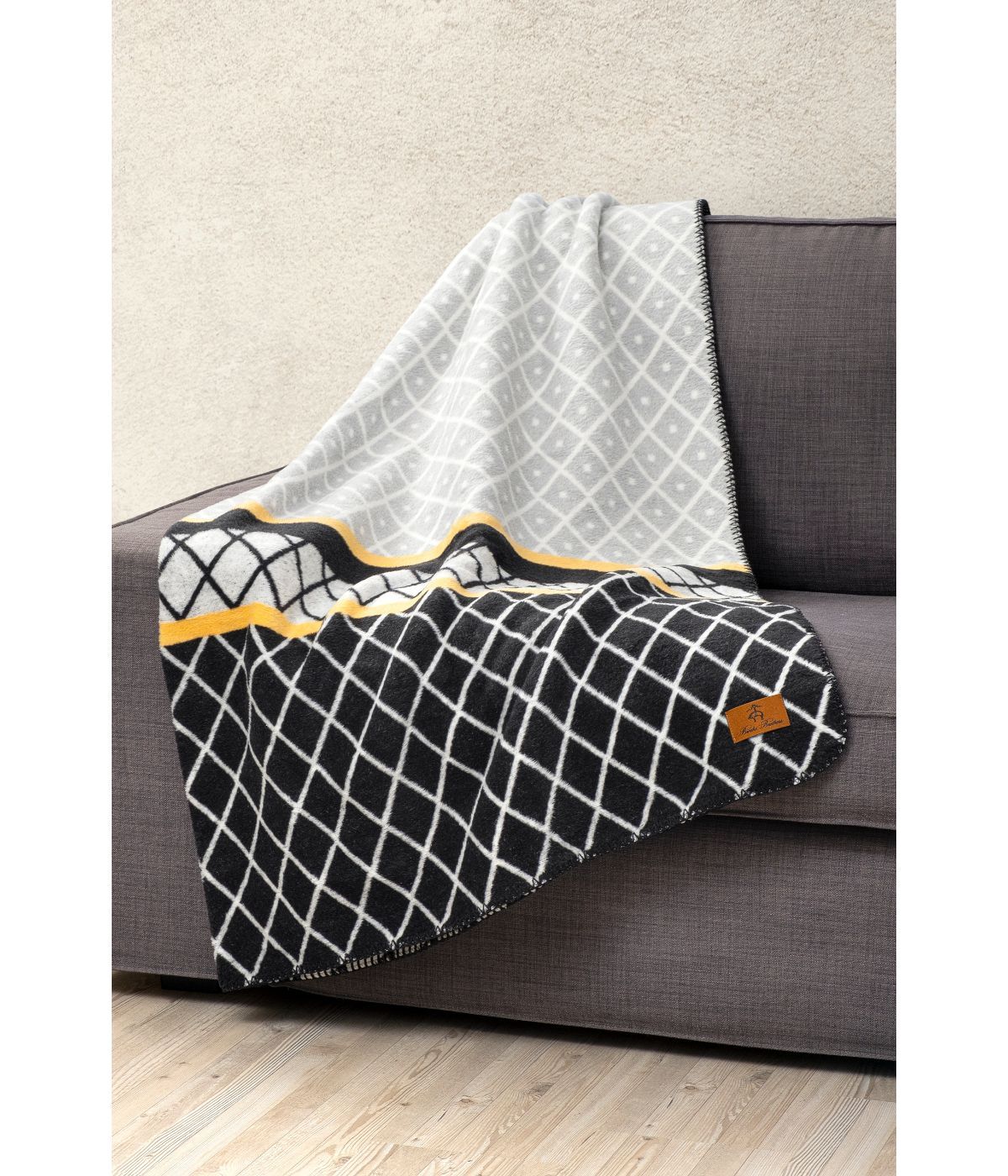  Brooks Brothers Engineered Geo Mix Throw Silver - Silver - Bonton