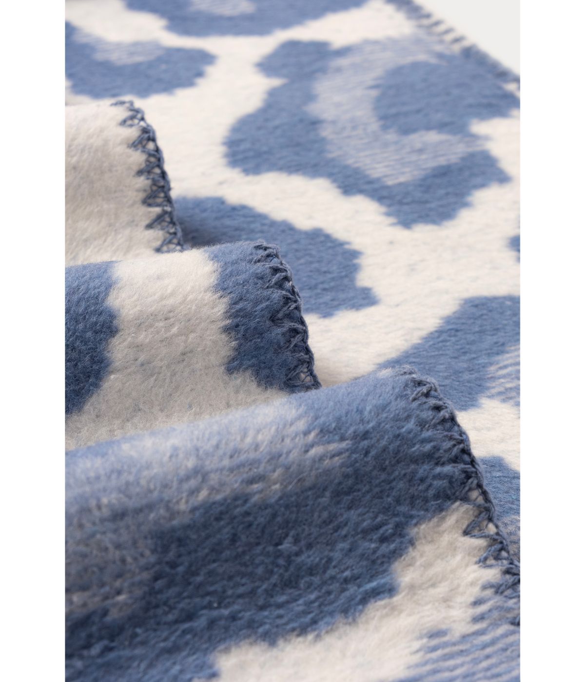  Brooks Brothers Leopard Throw Blue - Blue - Bonton