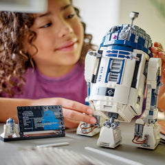LEGO® Star Wars™ R2-D2™ Set 75379