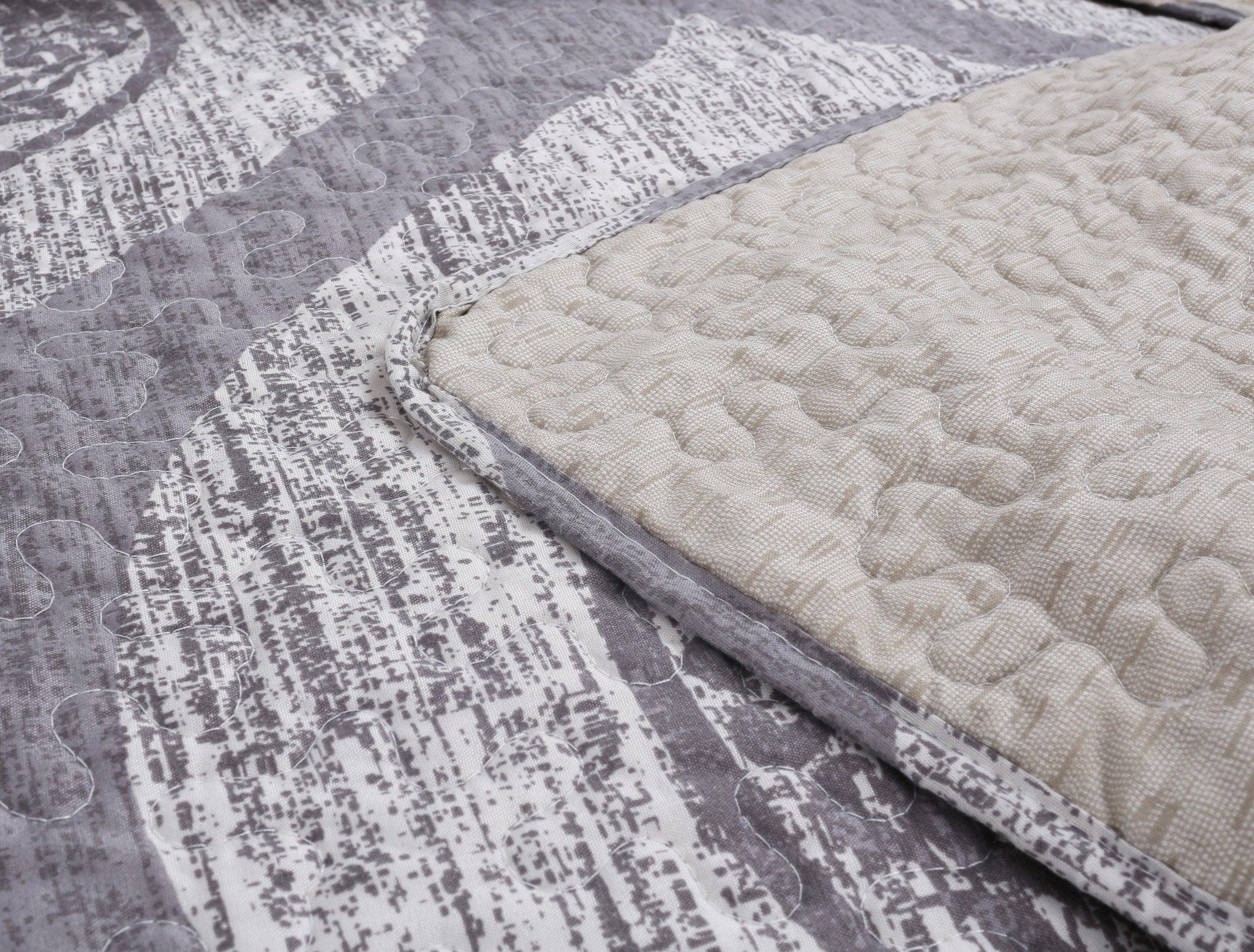  DaDa Bedding Collection DaDa Bedding Rustic Grey Mosaic Distressed Medallion Reversible Quilted Bedspread Set (SD16299) by DaDa Bedding Collection - Twin - Bonton