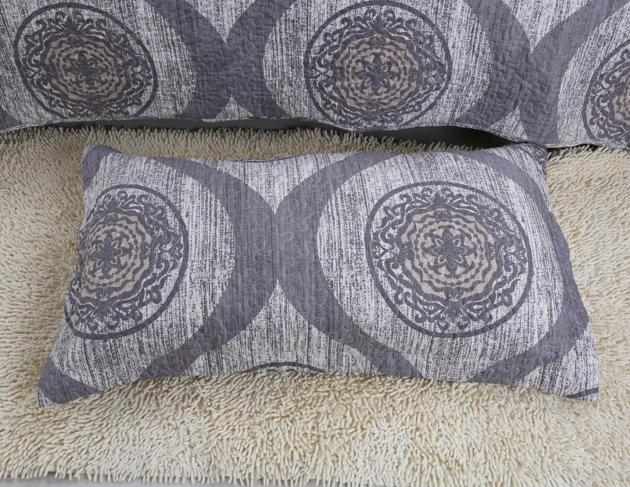  DaDa Bedding Collection DaDa Bedding Rustic Grey Mosaic Distressed Medallion Reversible Quilted Bedspread Set (SD16299) by DaDa Bedding Collection - Twin - Bonton