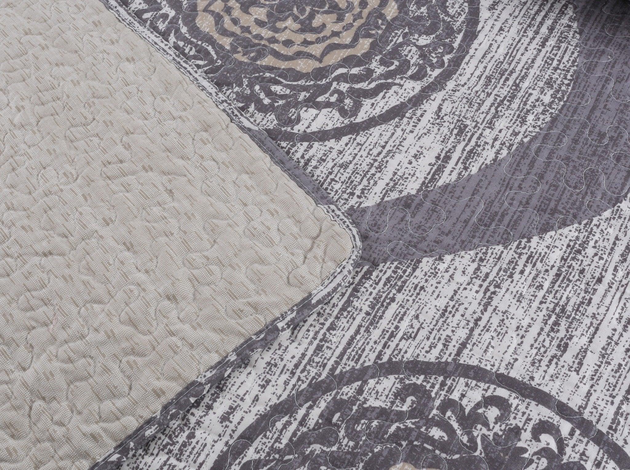  DaDa Bedding Collection DaDa Bedding Rustic Grey Mosaic Distressed Medallion Reversible Quilted Bedspread Set (SD16299) by DaDa Bedding Collection - Twin - Bonton
