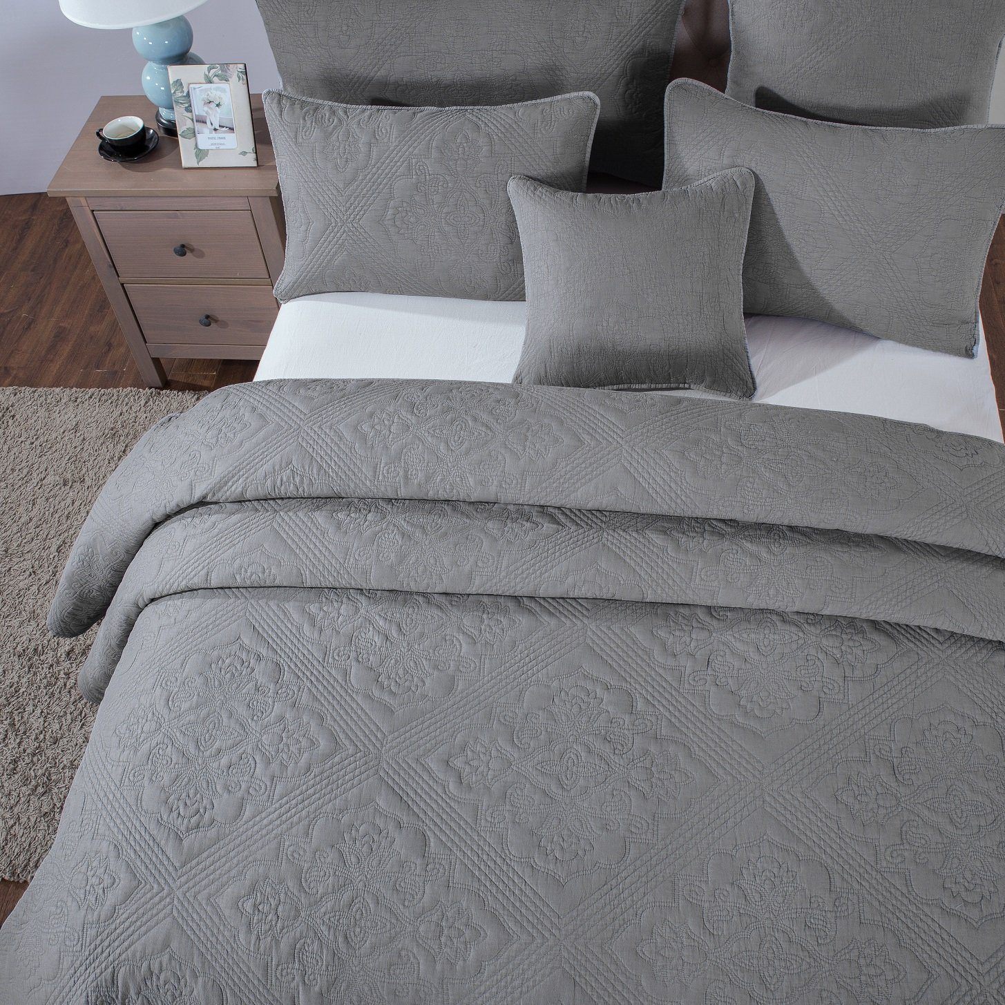  DaDa Bedding Collection DaDa Bedding Floral Vintage Stone Wash Grey Matelassé Ash Silver Diamond Pattern Quilted Bedspread Set (JHW855) by DaDa Bedding Collection - Twin - Bonton