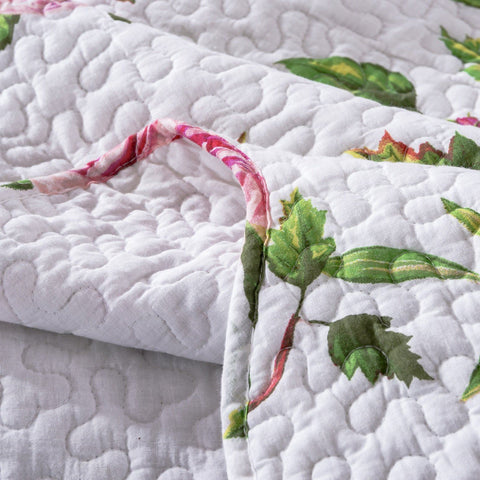 DaDa Bedding Romantic Roses Lovely Spring Pink Floral Quilted Scalloped Bedspread Set (JHW879) by DaDa Bedding Collection