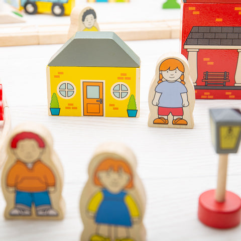 Town and Country Train Set by Bigjigs Toys US