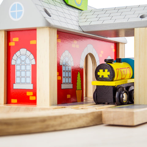 Railway Station by Bigjigs Toys US