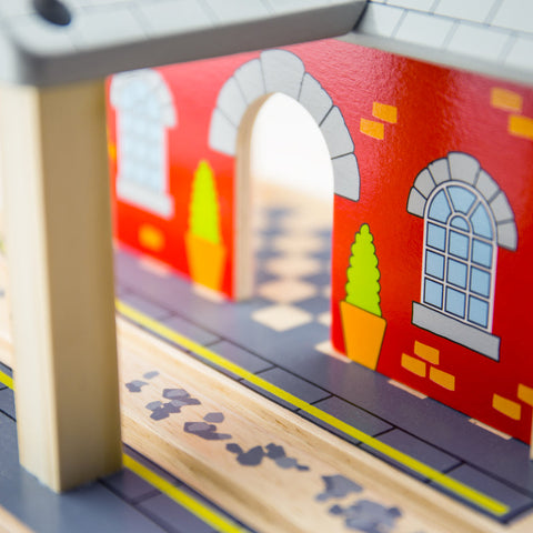 Railway Station by Bigjigs Toys US