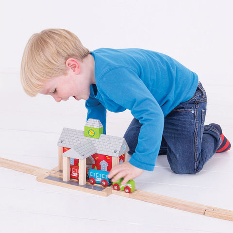Railway Station by Bigjigs Toys US
