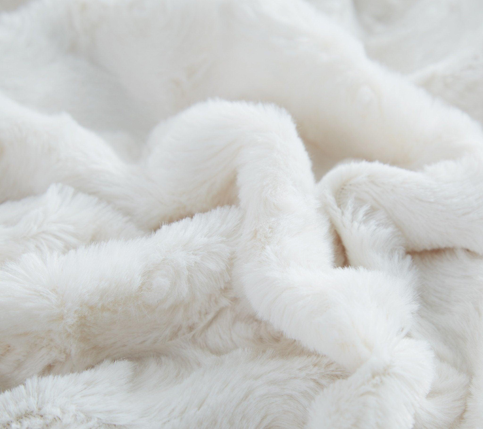  DaDa Bedding Collection DaDa Bedding Luxury White Roses Fluffy Soft Sherpa Backside Faux Fur Throw Blanket (K11) by DaDa Bedding Collection - 50
