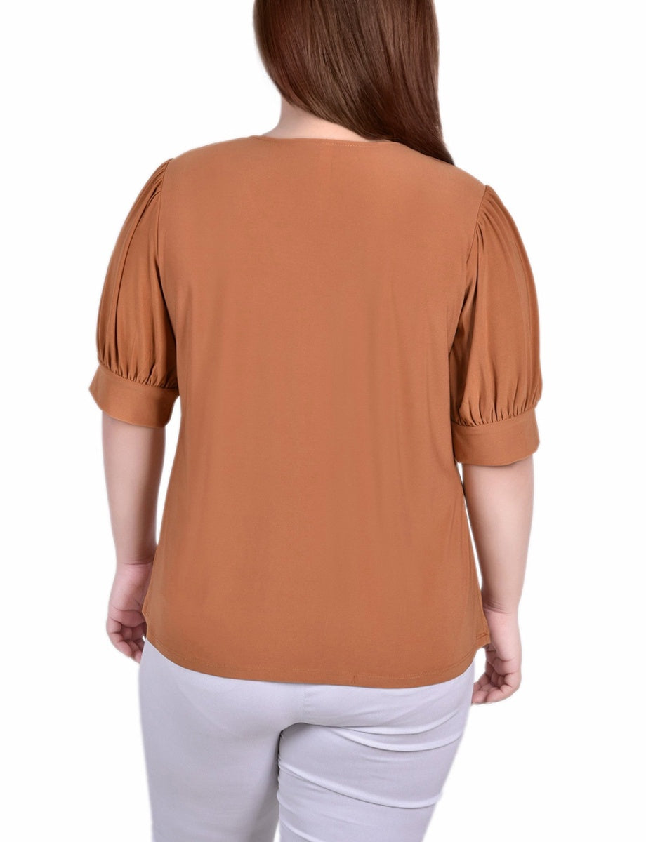  NY Collection Plus Size Short Sleeve Balloon Sleeve Top With Hardware - Bittersweet - Bonton