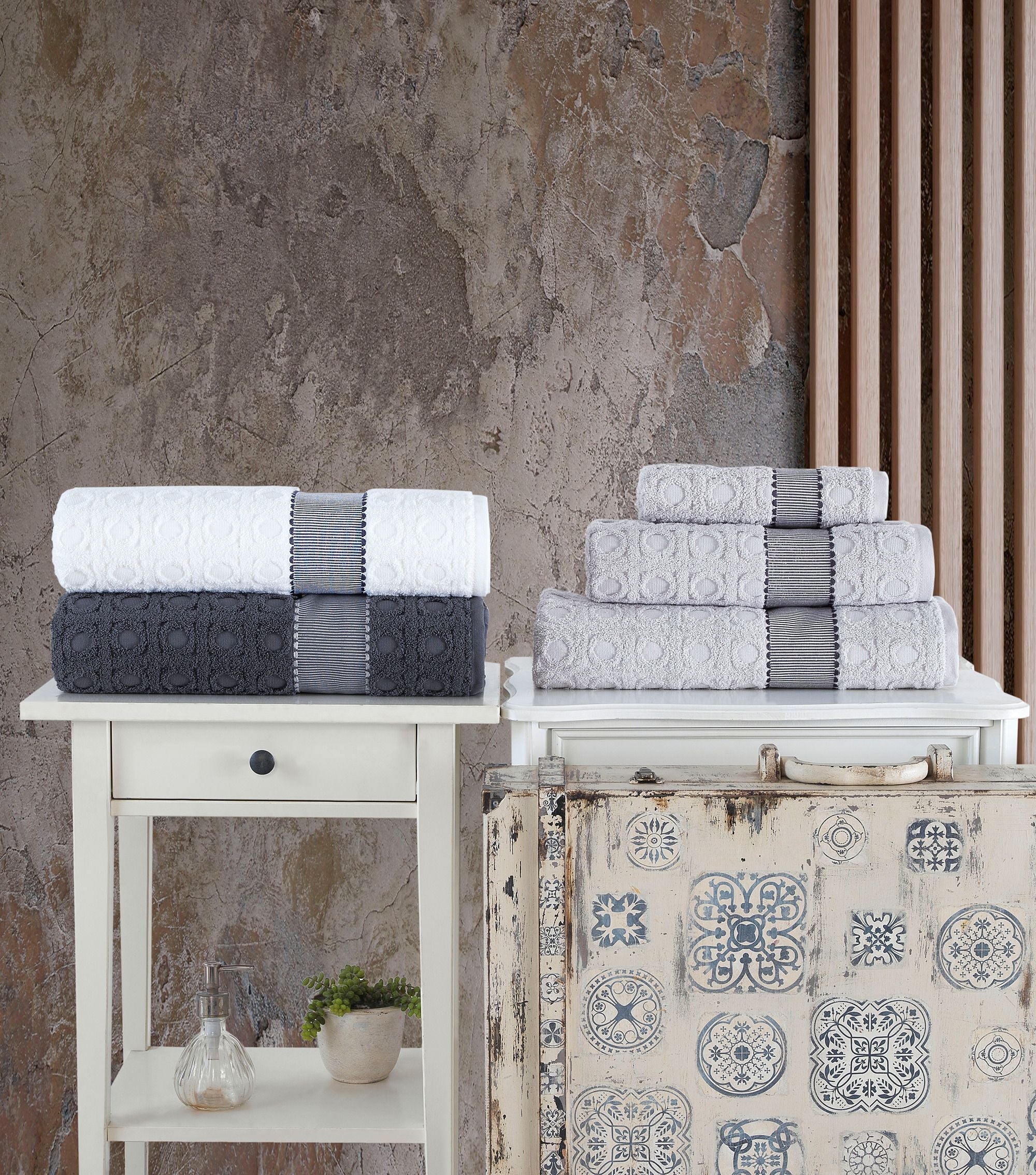  Brooks Brothers Circle in Square 6 Piece Towel Set - Anthracite - Bonton