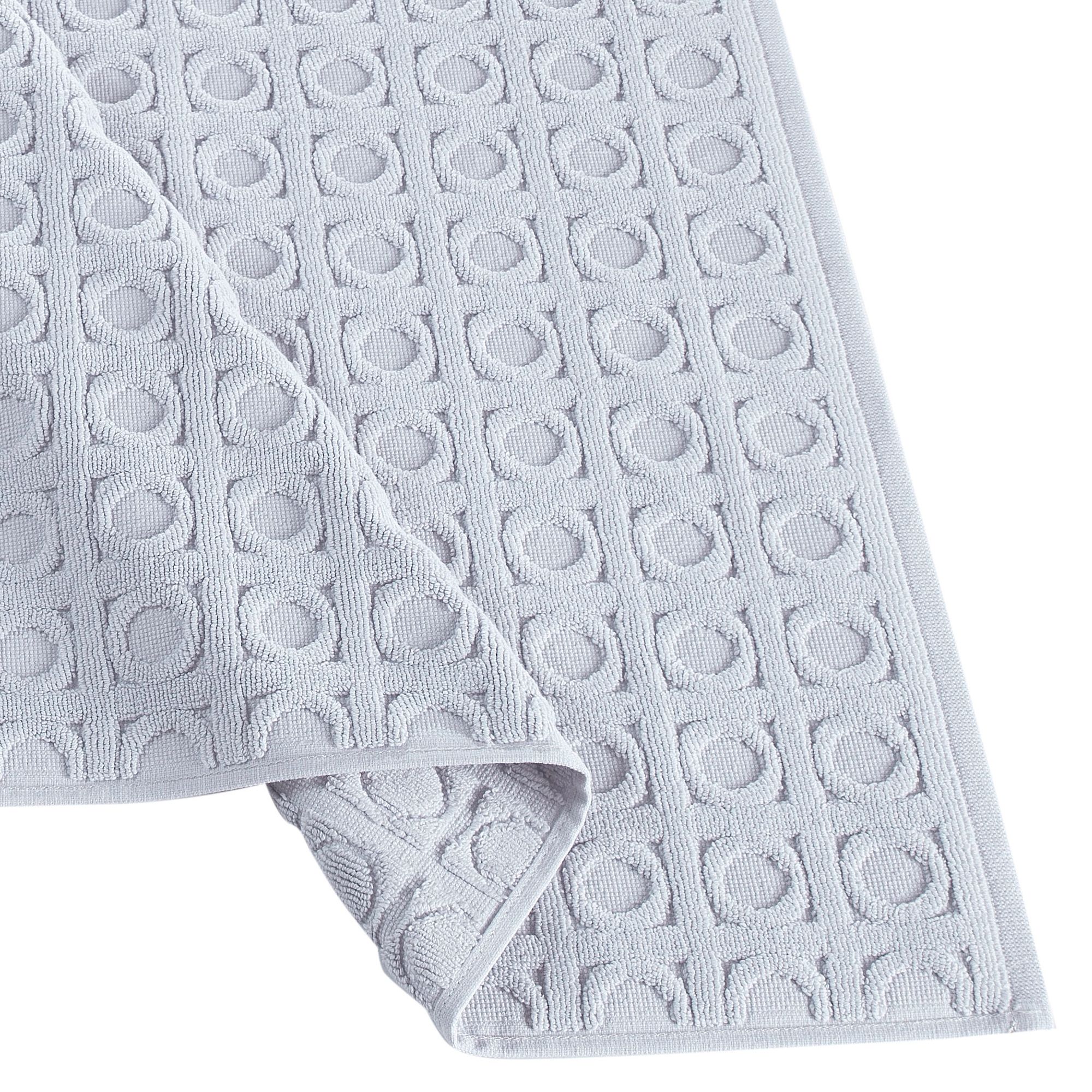  Brooks Brothers Circle in Square Bath Mat - White - Bonton