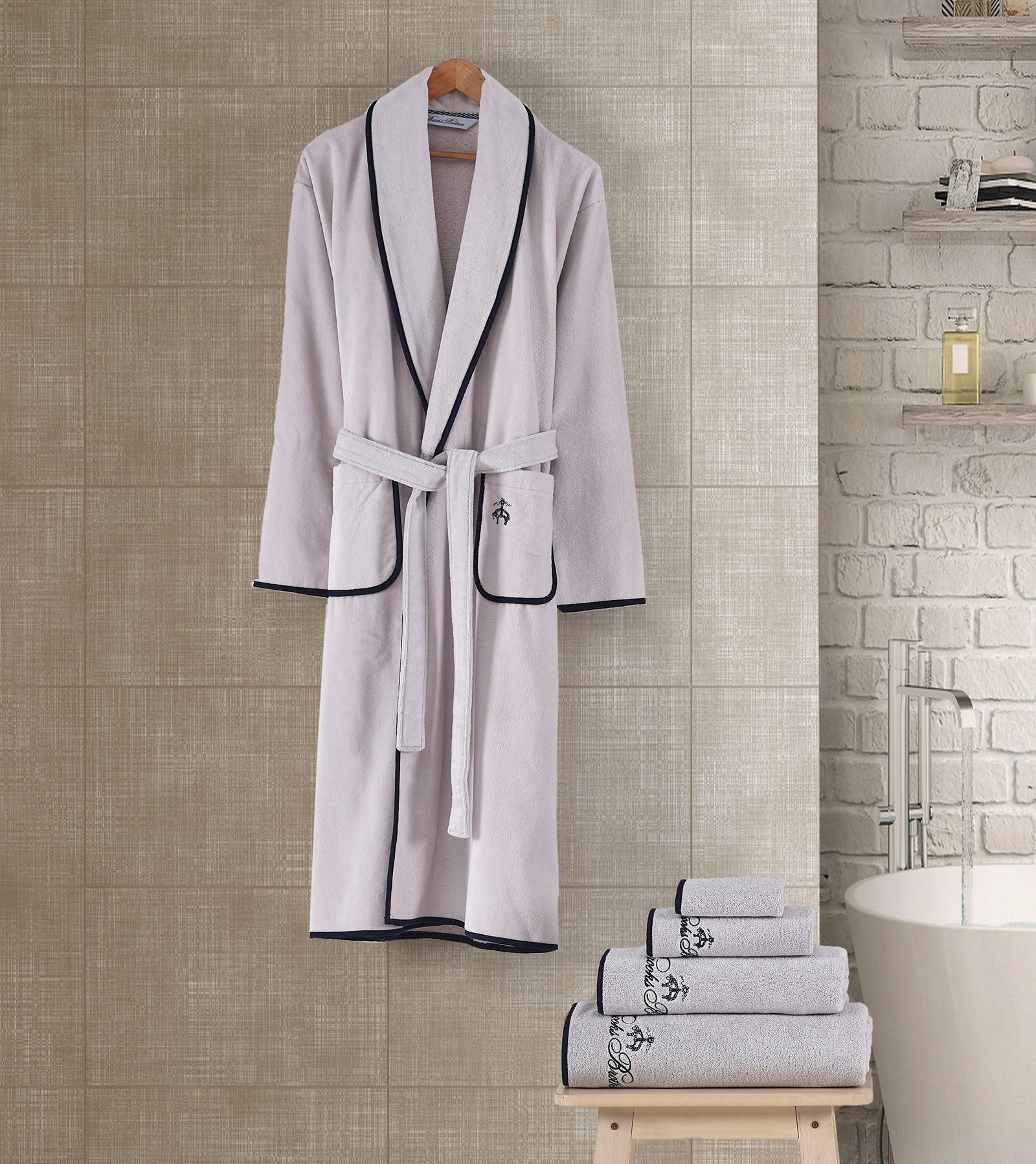  Brooks Brothers Contrast Frame Bathrobe - Silver - Bonton