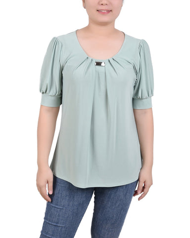 Short Sleeve Balloon Sleeve Top With Hardware