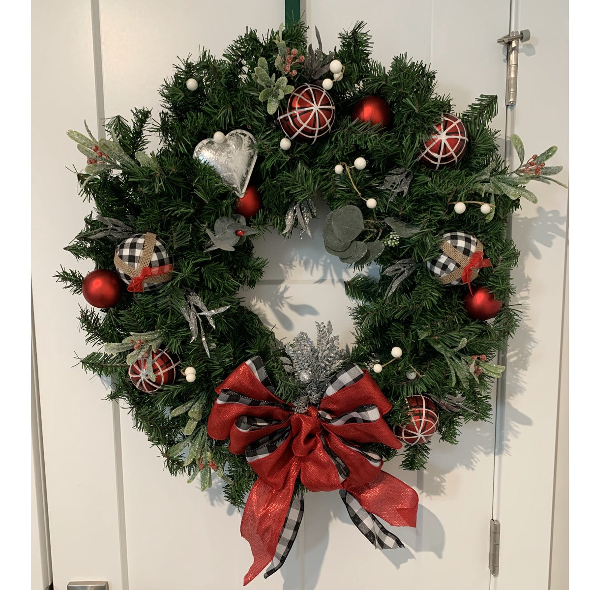  Northlight Canadian Pine Artificial Christmas Wreath - 30