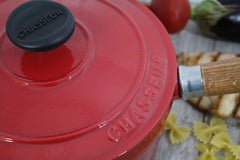 Red French Enameled Cast Iron Saucepan With Lid and Wooden Handle (CI_3483), 2.5-Quart