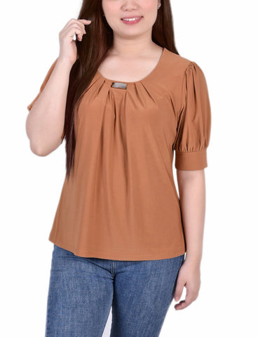 Short Sleeve Balloon Sleeve Top With Hardware