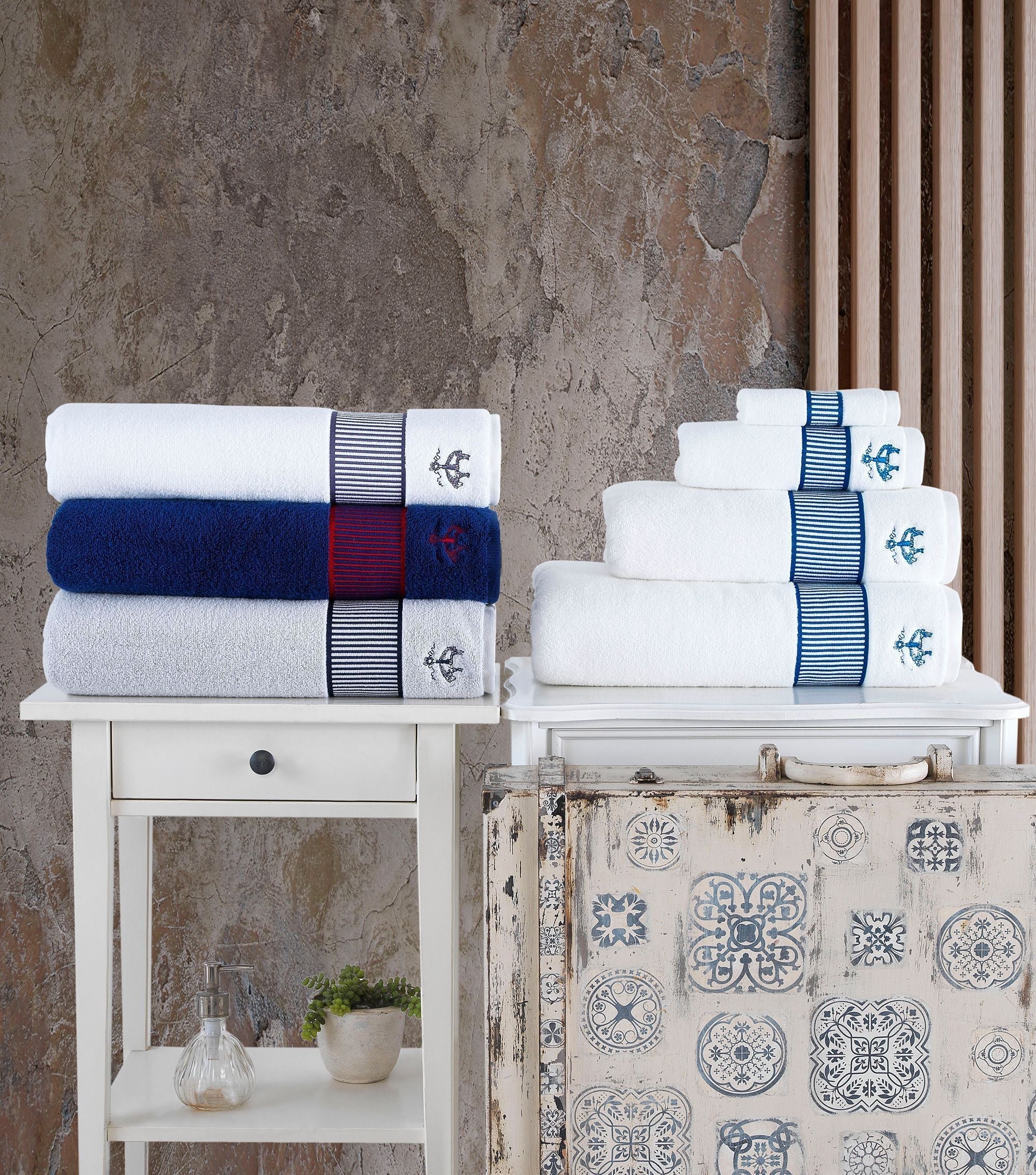  Brooks Brothers Fancy Border 4 Piece Wash Towel Set - Navy - Bonton