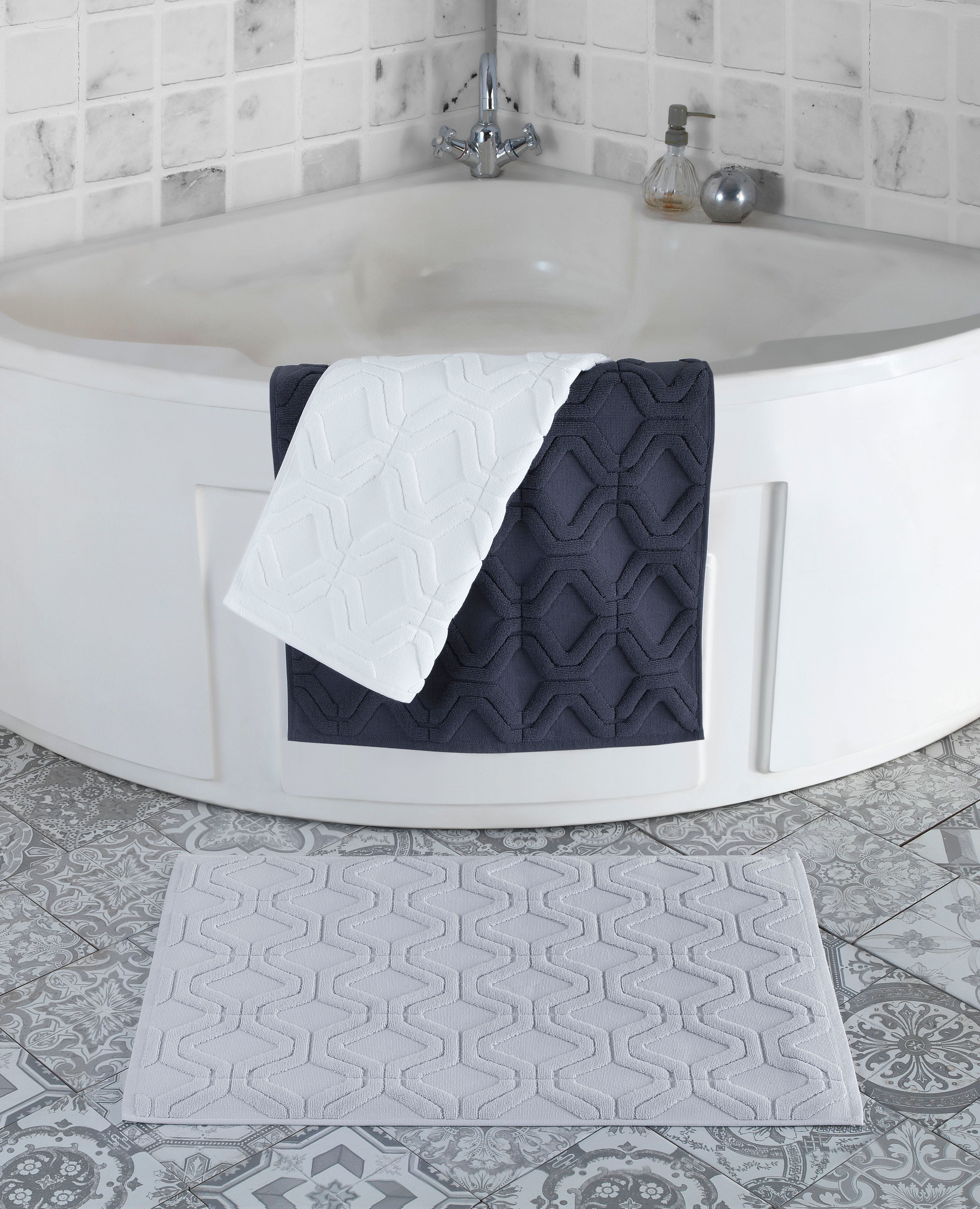  Brooks Brothers Large Square Bath Mat - White - Bonton