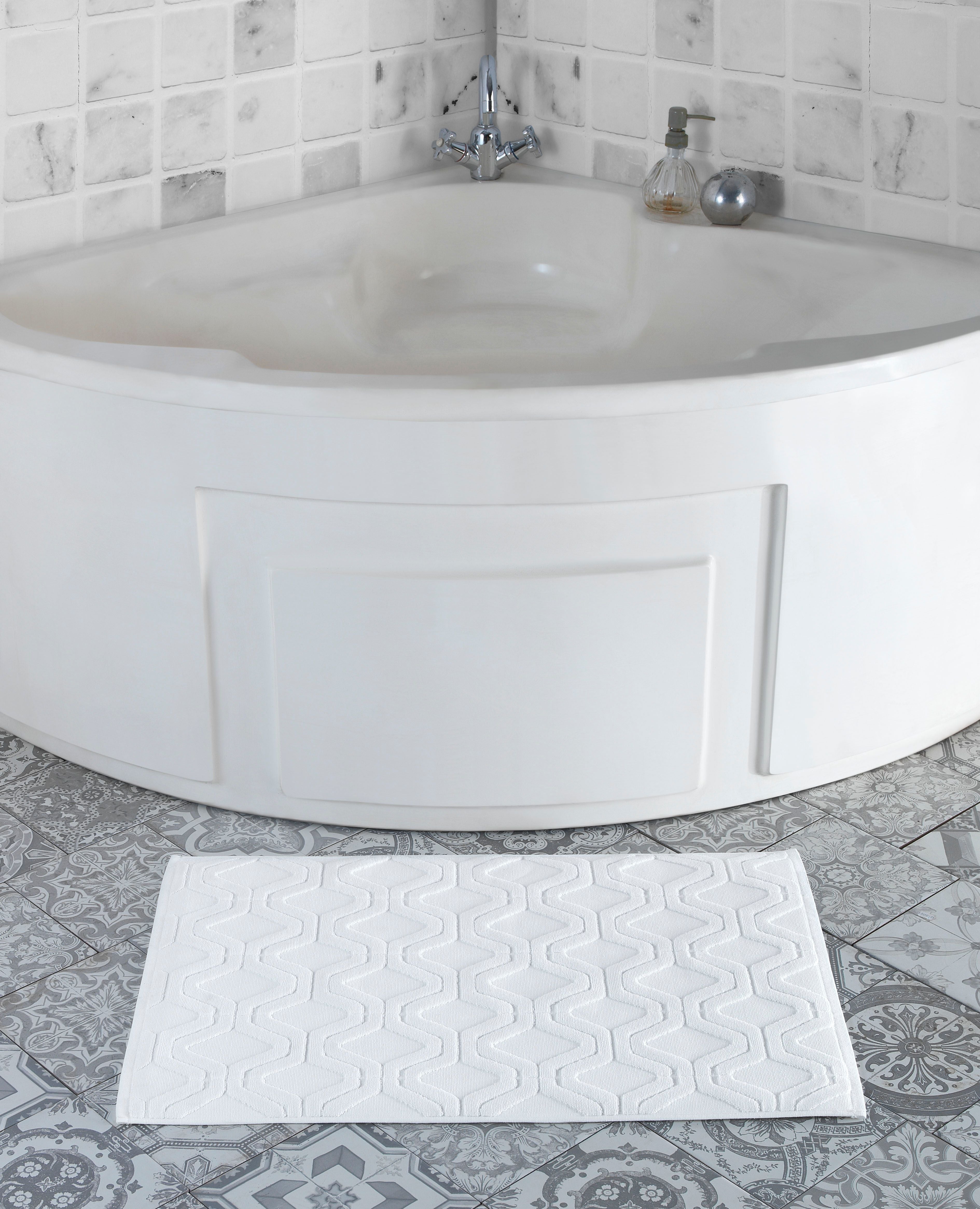  Brooks Brothers Large Square Bath Mat - White - Bonton