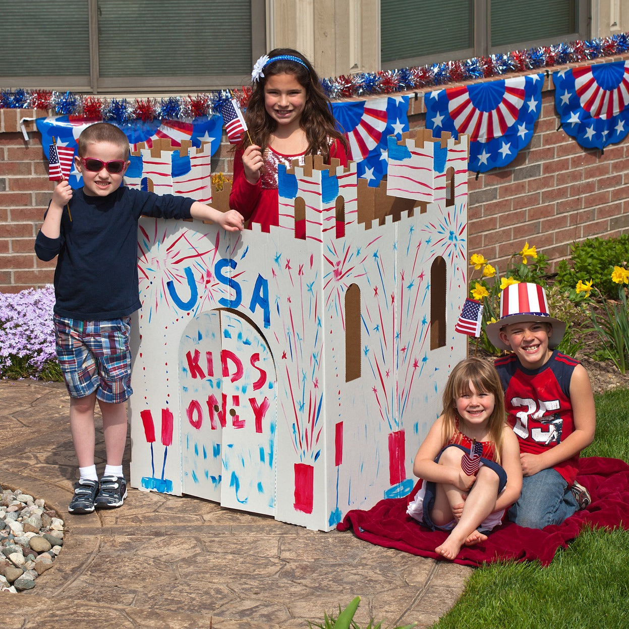  Easy Playhouse Easy Playhouse Cardboard Castle- Decorate & Personalize - White - Bonton