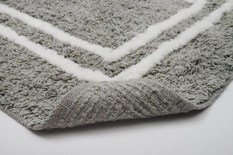 St Mary's Tufted 3 Piece Cotton Bath Rug Set With Lid