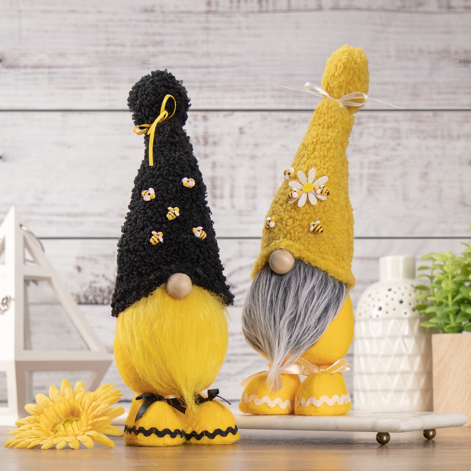  Sherpa Bumblebee & Daisy  Gnome, 15