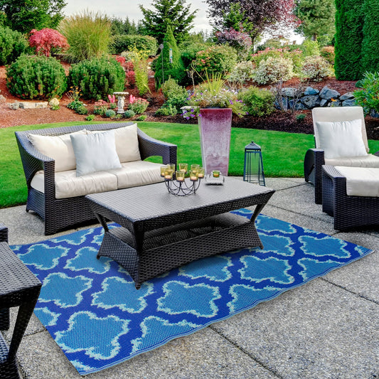 4' x 6' Blue Quatrefoil Rectangular Outdoor Area Rug