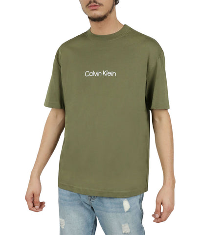 Short Sleeves Relaxed Standard Logo Tee