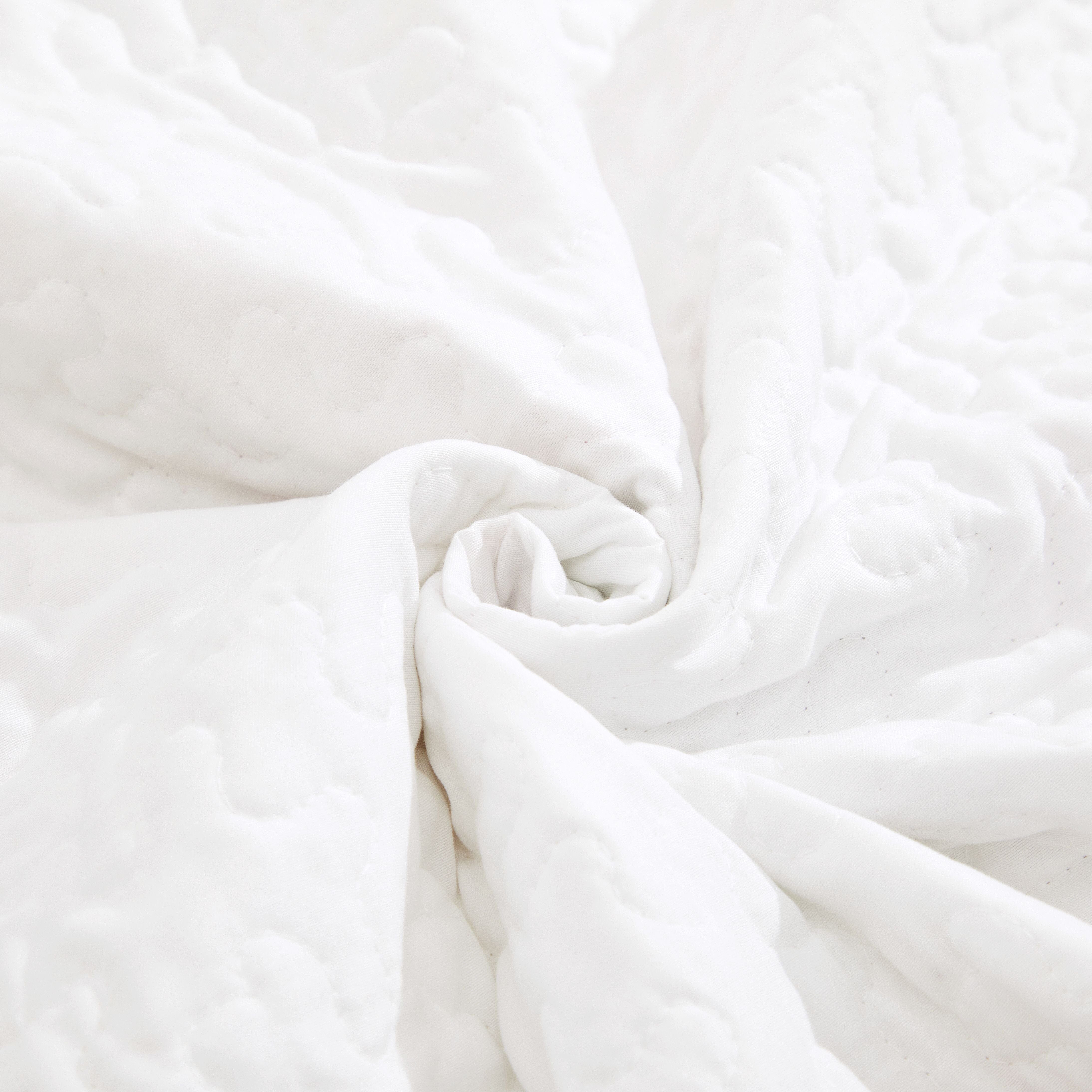 DaDa Bedding Collection DaDa Bedding Romantic Roses Floral Throw Blanket - Lovely Spring Pink & White Scalloped Colorful Lightweight Breathable - Bright Vibrant Quilted Throw Blanket - 50 x 60 by DaDa Bedding Collection - Default Title - Bonton