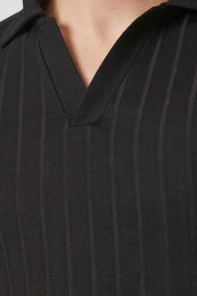  Forever 21 Ribbed Split-Neck Polo Shirt - black - Bonton