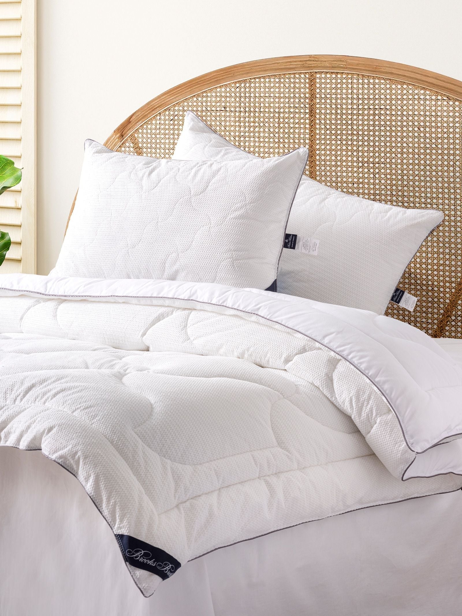  Brooks Brothers Wellsoft Quilt - White - Bonton