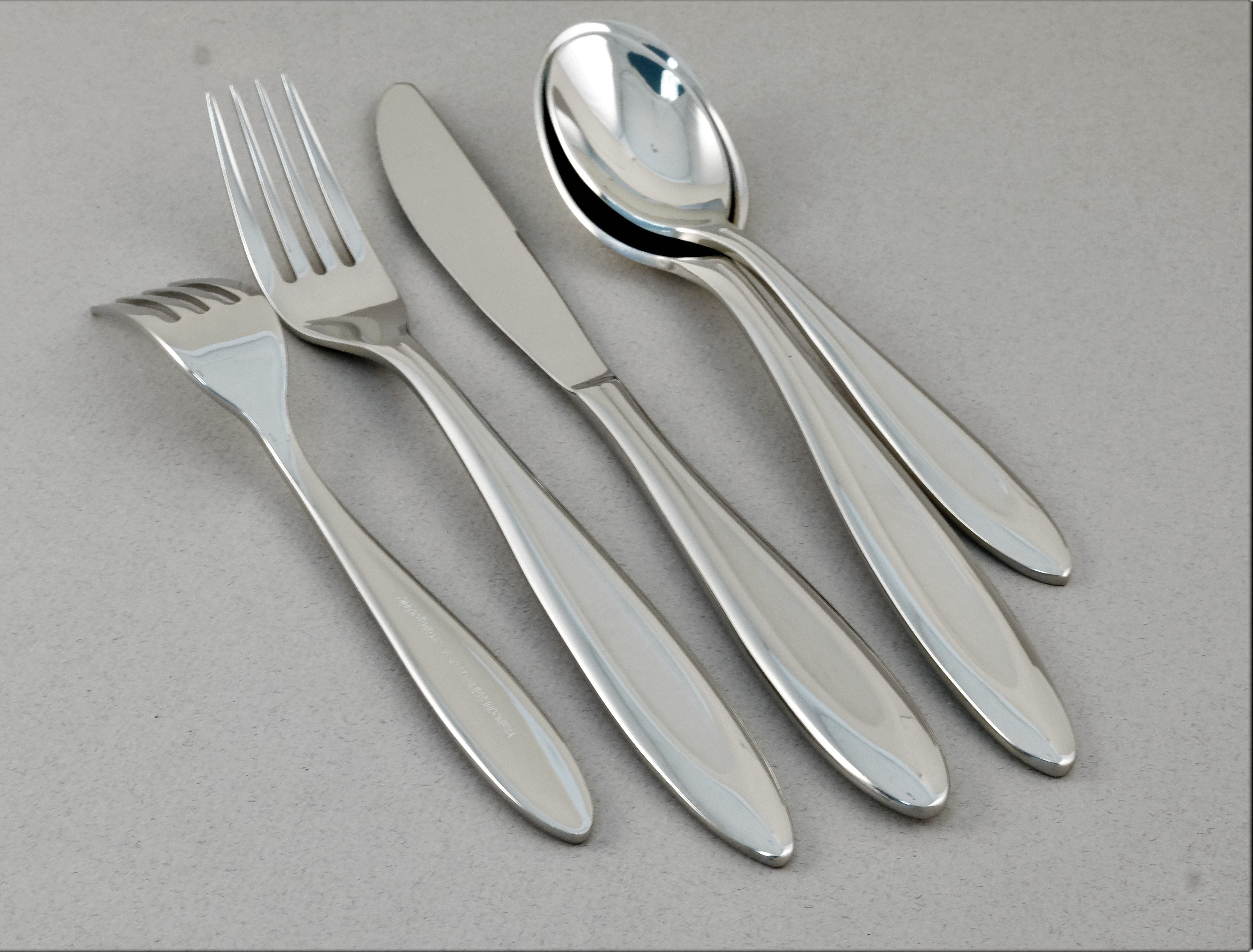  Ginkgo Fontur Flatware 20 Piece Set - Mirror Stainless - Bonton