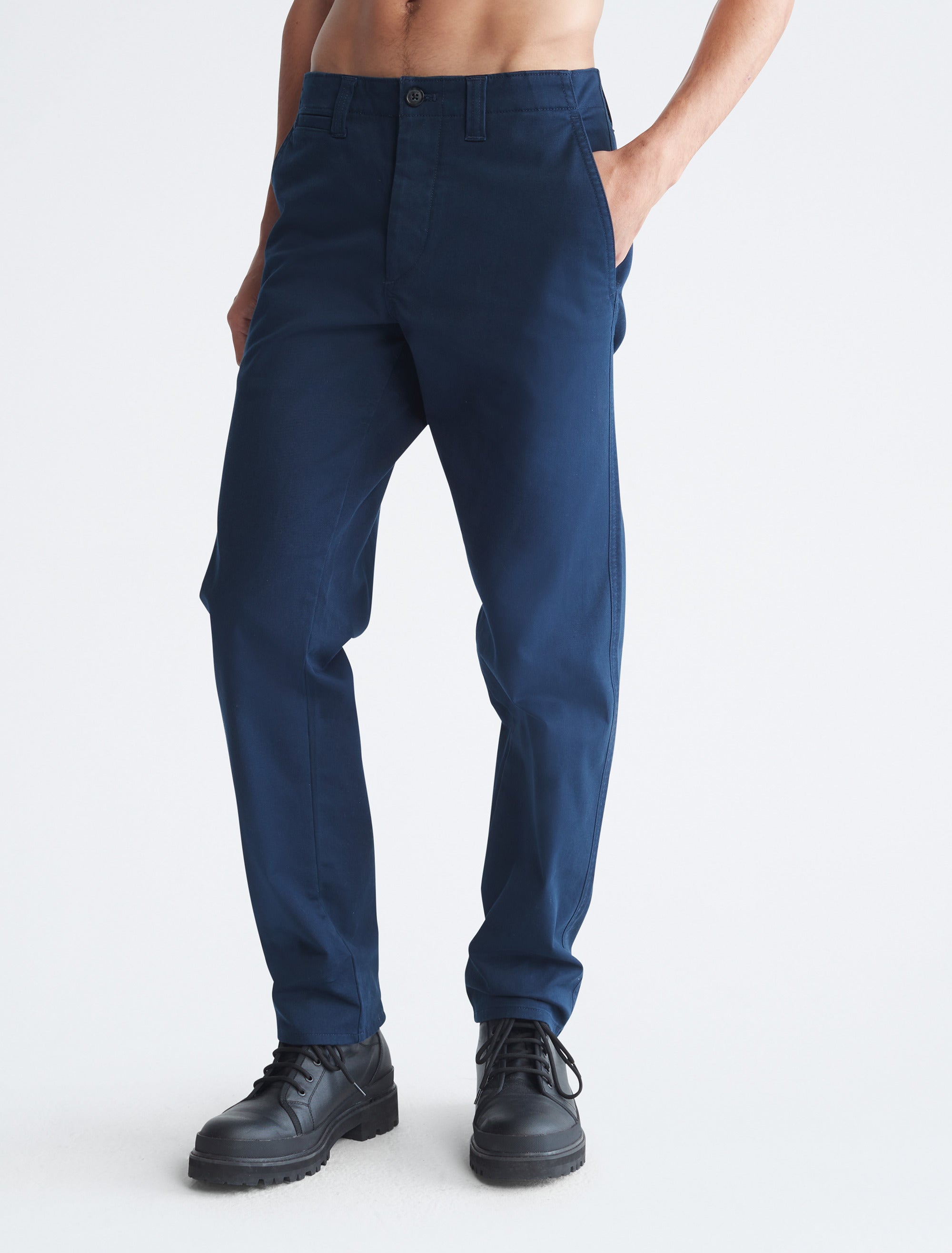  Calvin Klein Reg Fit Utility Chino - Black Beauty - Bonton