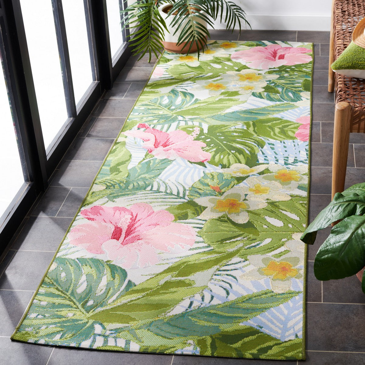  Safavieh Barbados 516 Indoor / Outdoor Rug - Green / Pink - Bonton