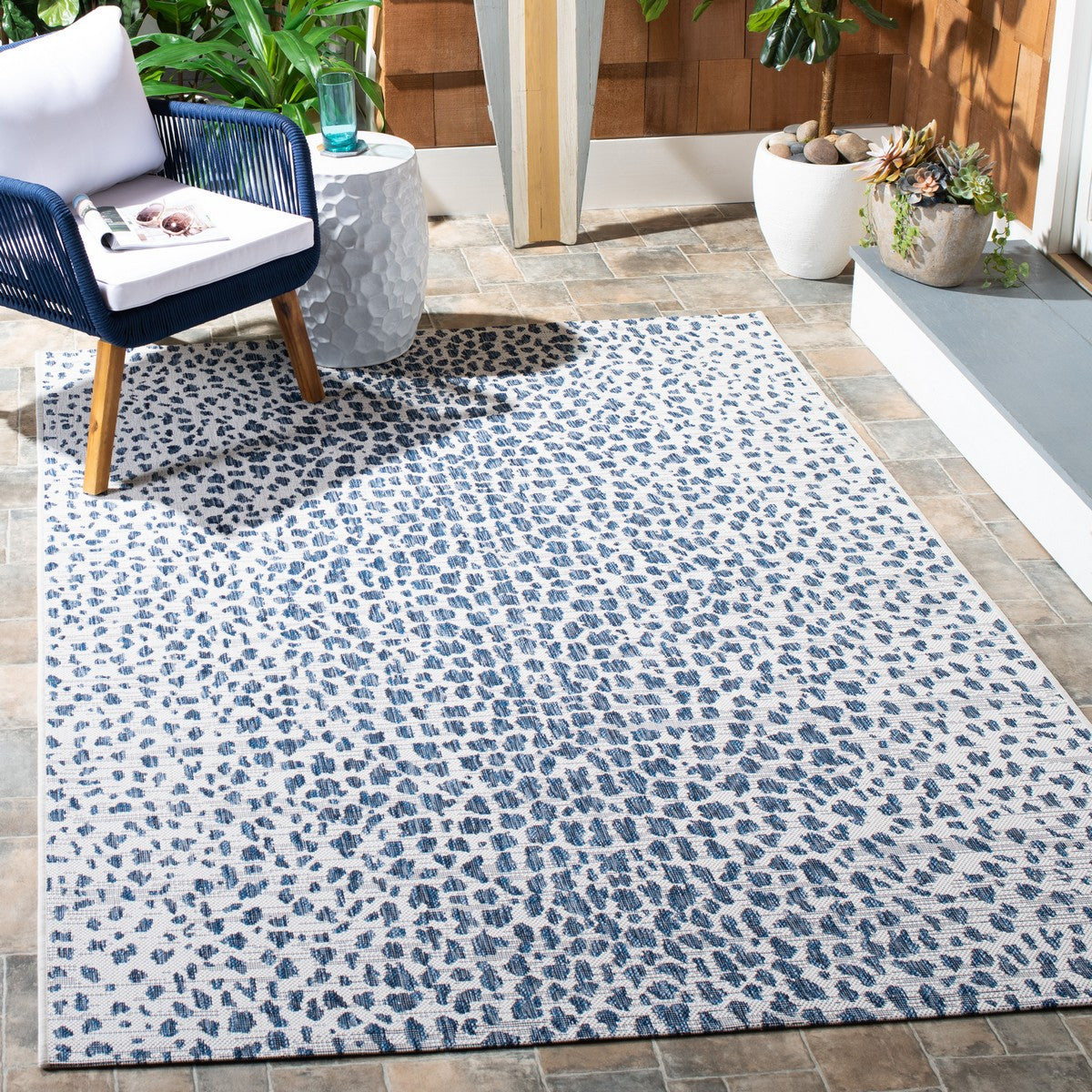  Safavieh Courtyard 8505 Indoor / Outdoor Rug - Ivory / Navy - Bonton