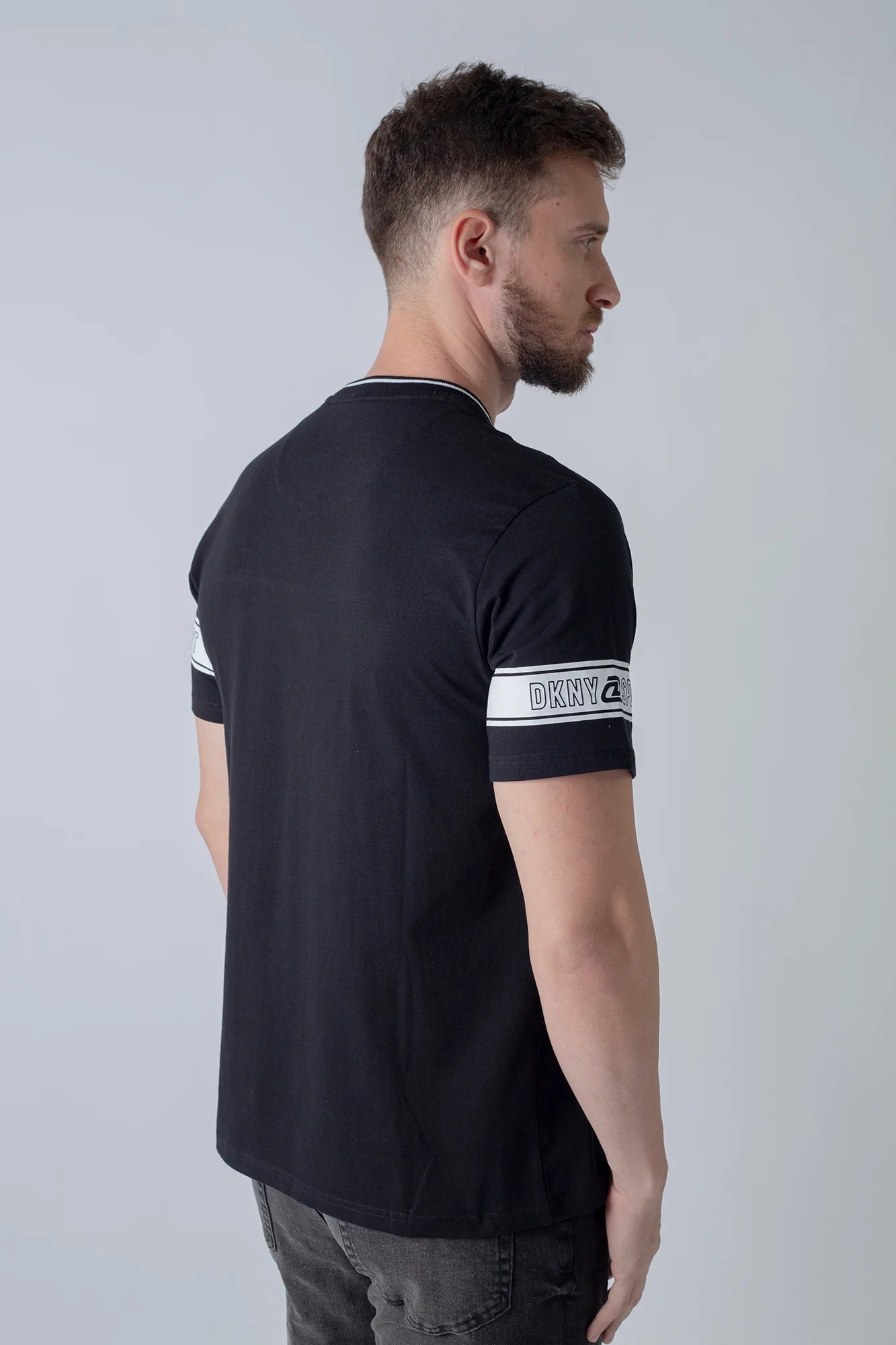  DKNY Russel Tee - Black - Bonton