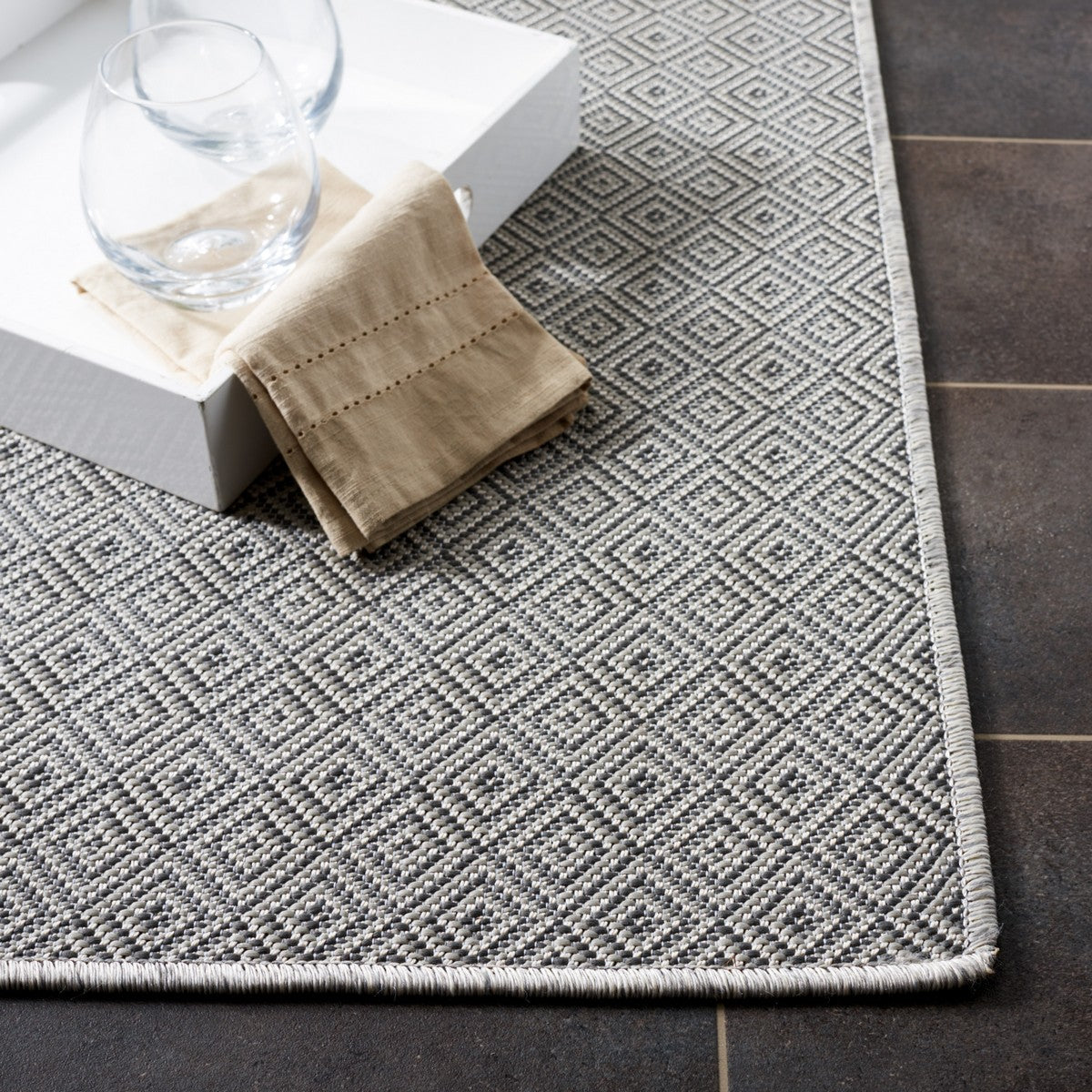  Safavieh Hampton 230 Indoor / Outdoor Rug - Grey - Bonton