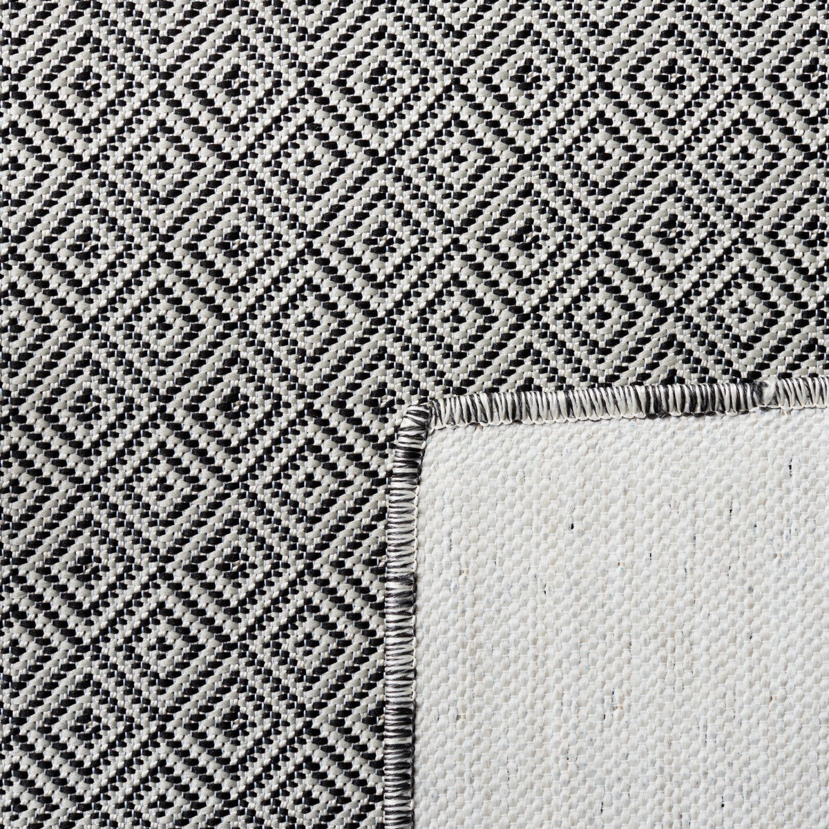  Safavieh Hampton 230 Indoor / Outdoor Rug - Grey / Black - Bonton