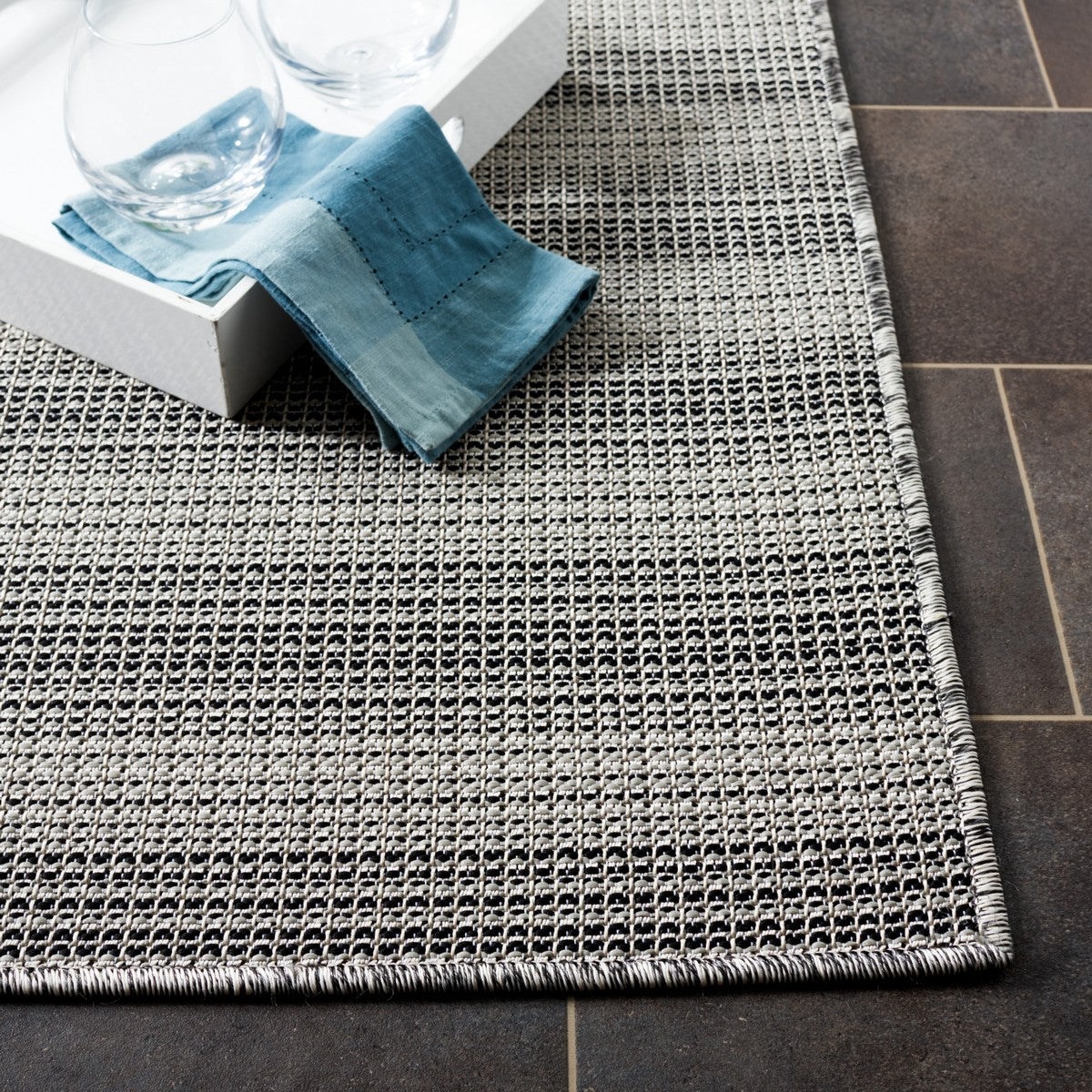  Safavieh Hampton 231 Indoor / Outdoor Rug - Black / Grey - Bonton