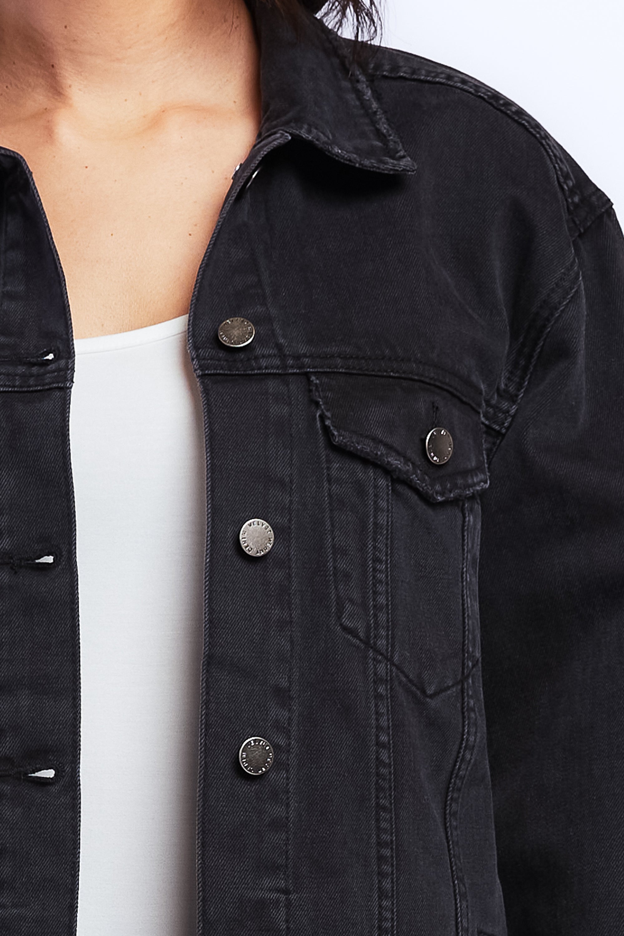  Jimmy Long Sleeve Denim Jacket Raw Hem Details, Side Pockets - Black - Bonton